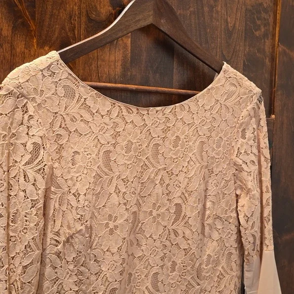 Venus Lace Sheath Bodycon Dress with Bell Sleeves sz 10 NWT - Picture 7 of 16